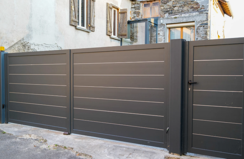 Comment nettoyer un portail en alu gris anthracite